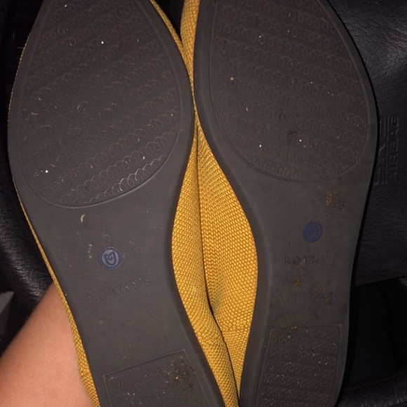 Rothy’s marigold points - Picture 2 of 2